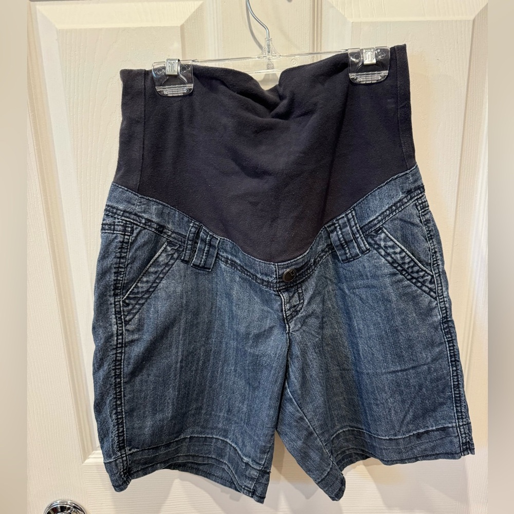 Thyme maternity shorts